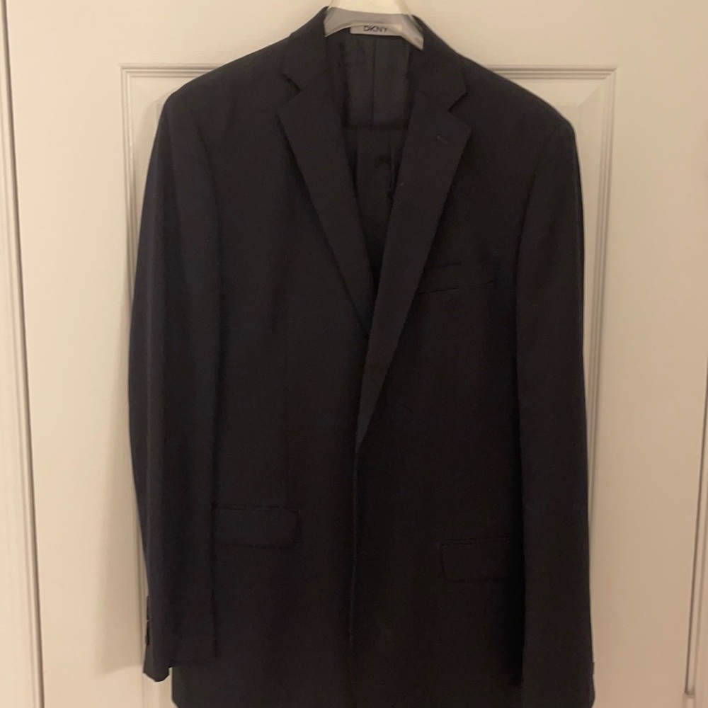 DKNY suit 44 Long